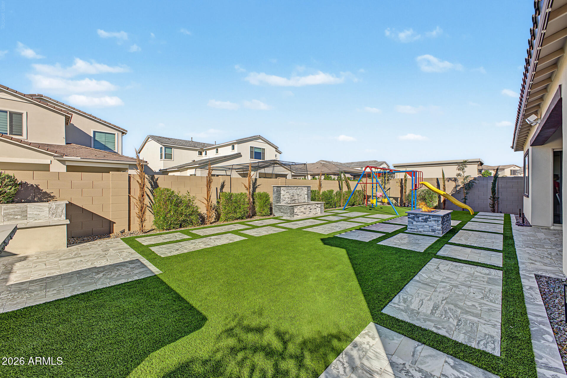 1252 E COCONINO Way