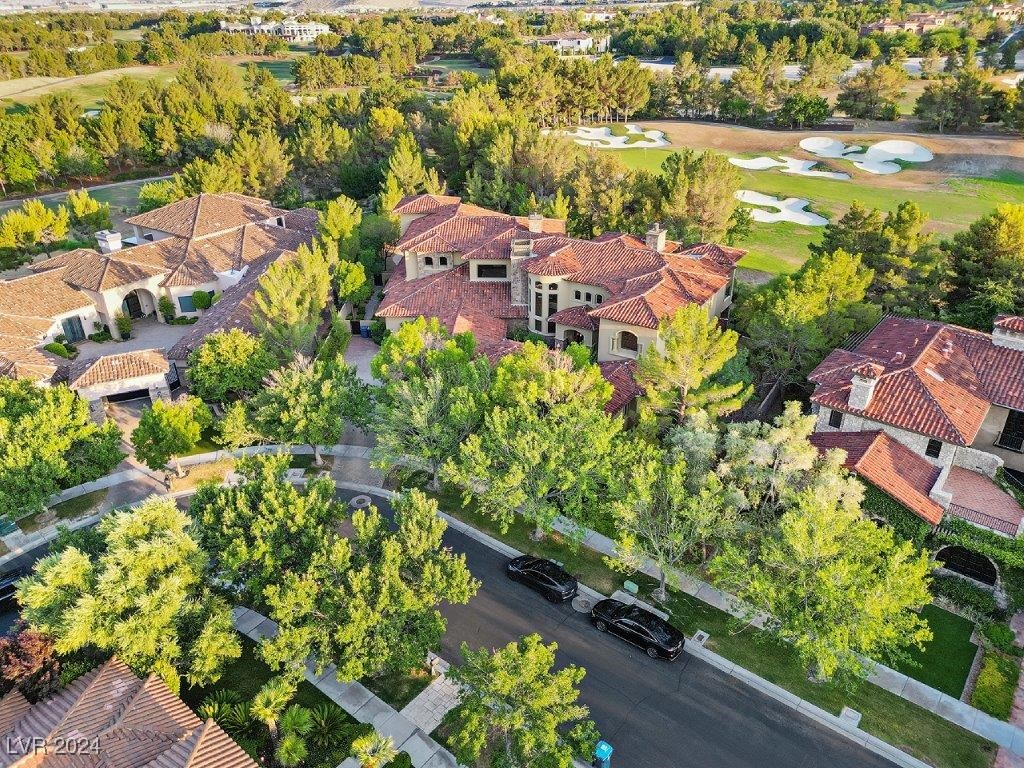 3 Vintage Canyon Street