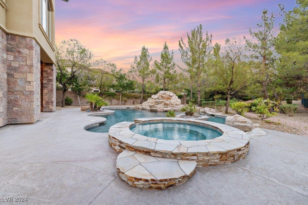 3 Vintage Canyon Street