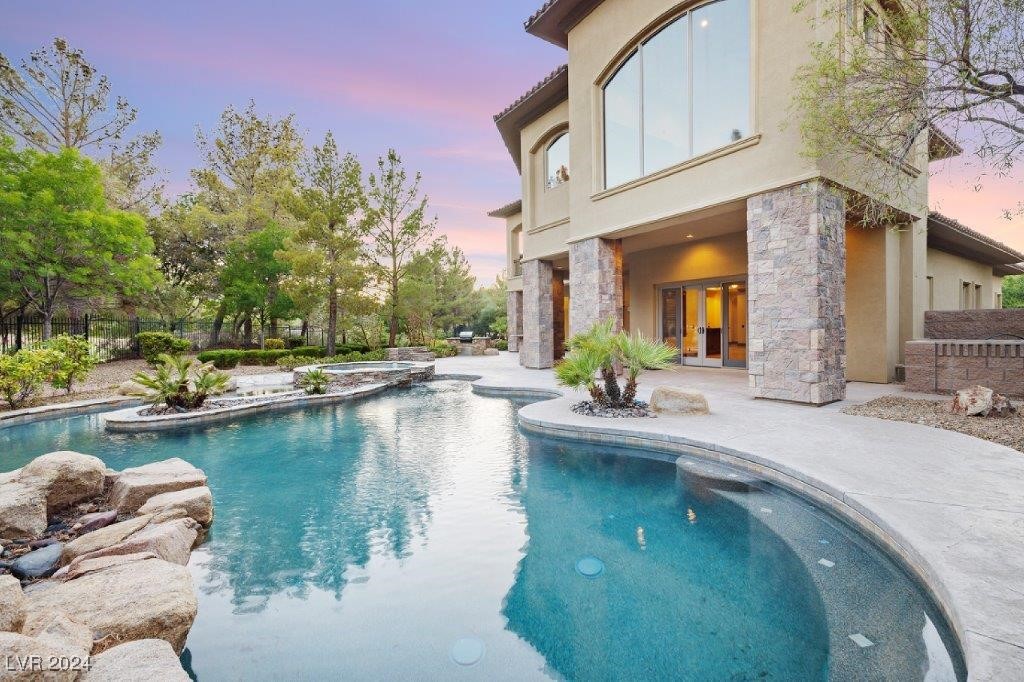 3 Vintage Canyon Street