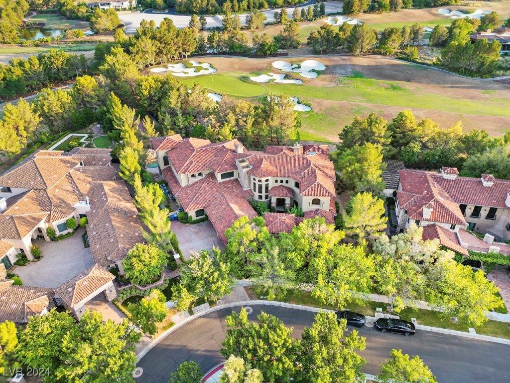 3 Vintage Canyon Street