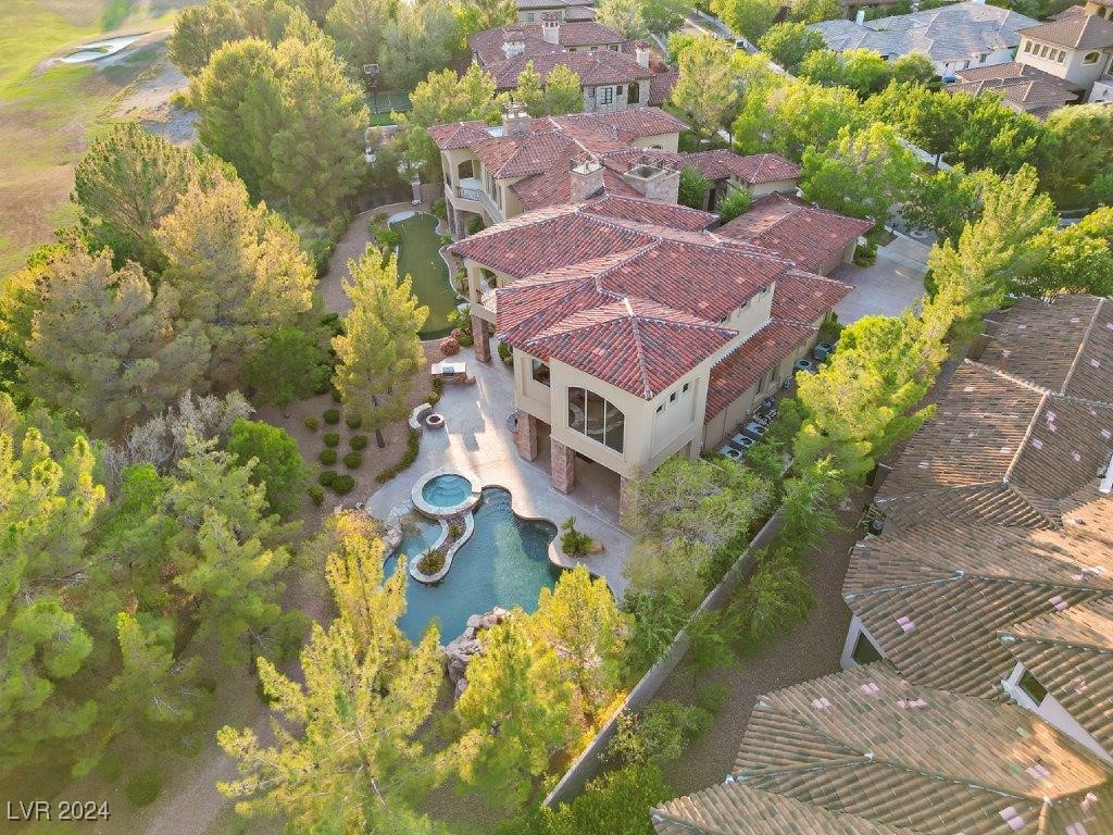 3 Vintage Canyon Street