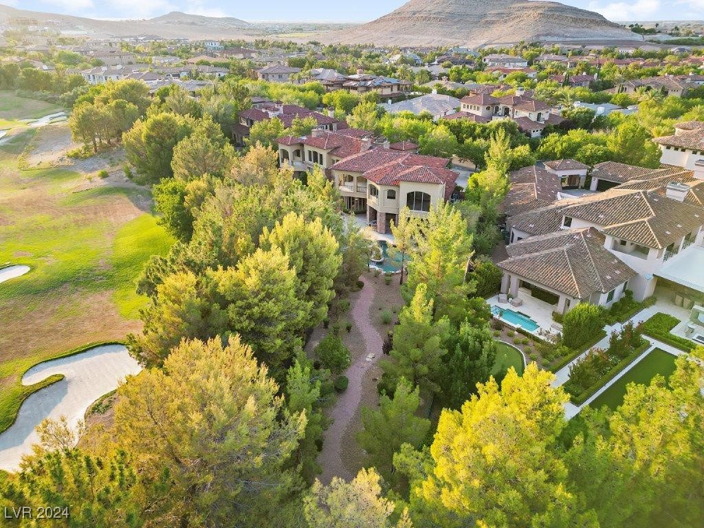 3 Vintage Canyon Street