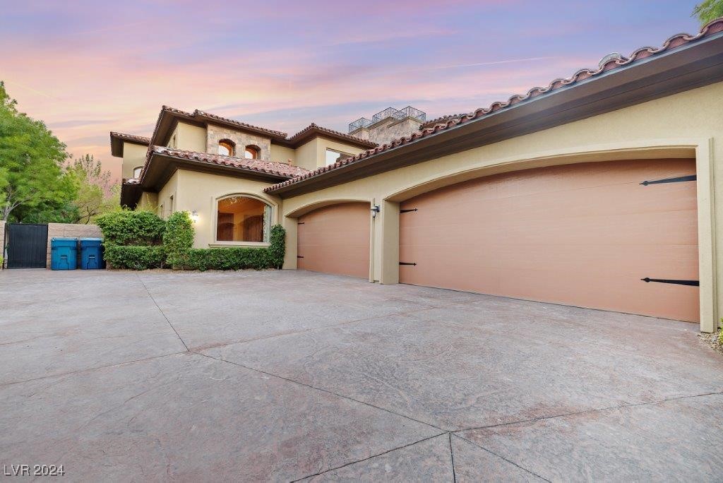 3 Vintage Canyon Street