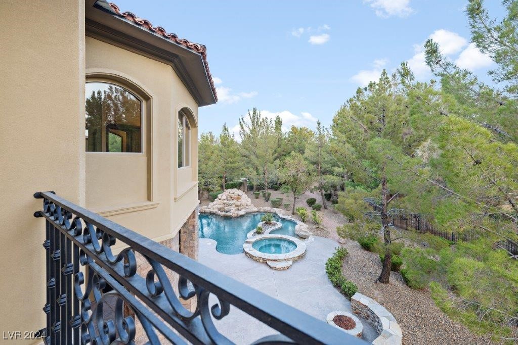 3 Vintage Canyon Street