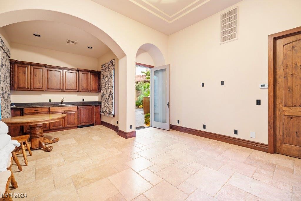 3 Vintage Canyon Street