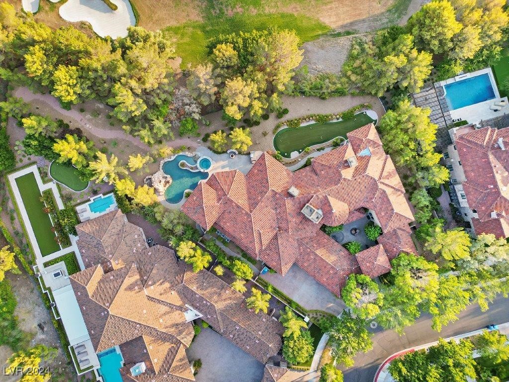 3 Vintage Canyon Street