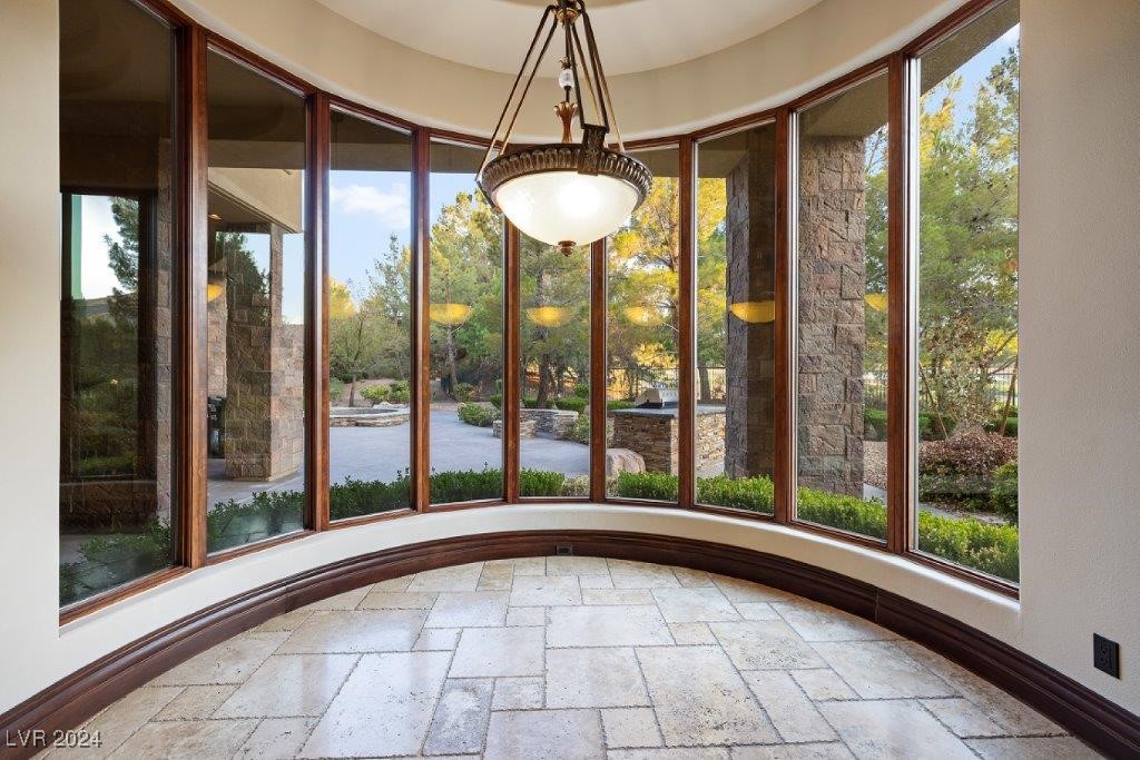 3 Vintage Canyon Street