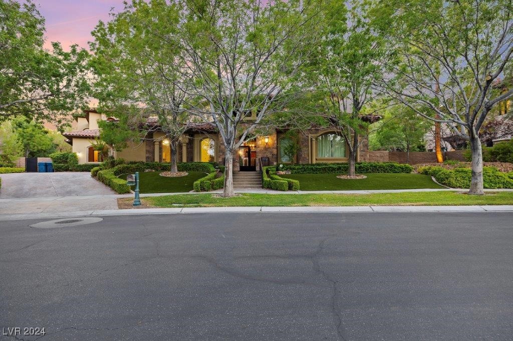 3 Vintage Canyon Street