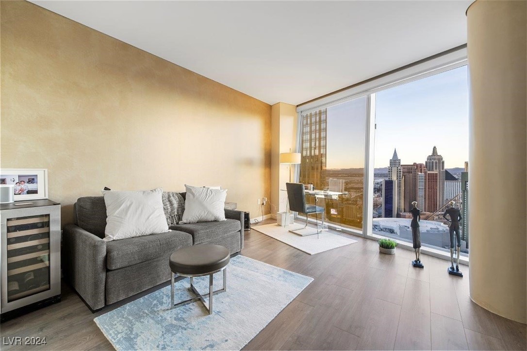 3726 Las Vegas Boulevard 3004