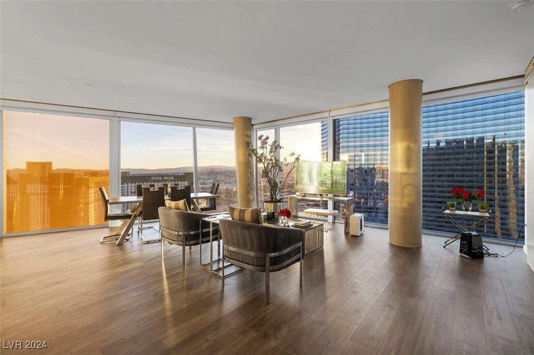 3726 Las Vegas Boulevard 3004