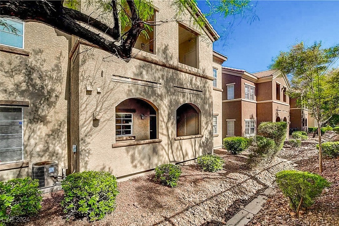 3935 Legend Hills Street 101
