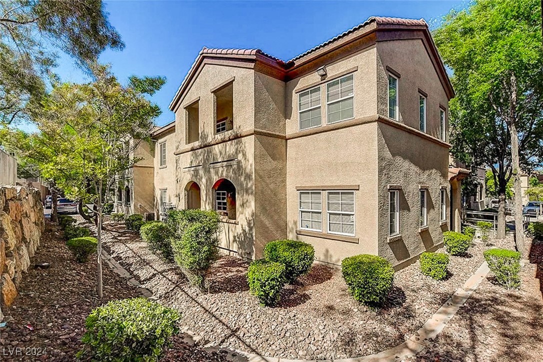 3935 Legend Hills Street 101