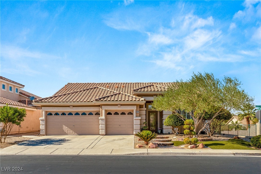 3072 Misty Moon Avenue