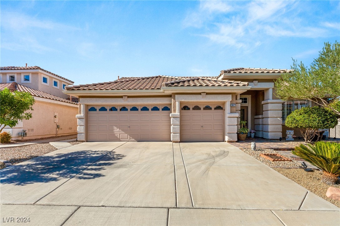 3072 Misty Moon Avenue