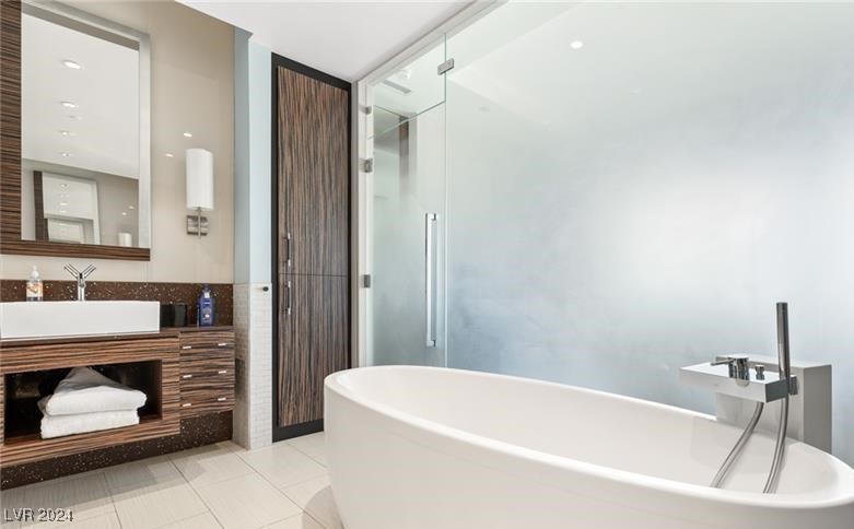 3750 Las Vegas Boulevard 2405