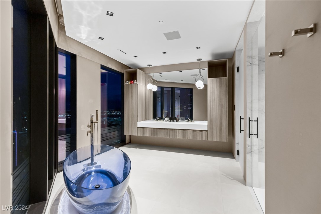 3750 Las Vegas Boulevard 2406