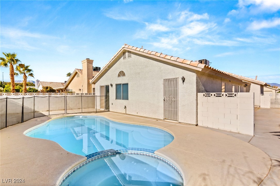 7025 Junction Village Avenue