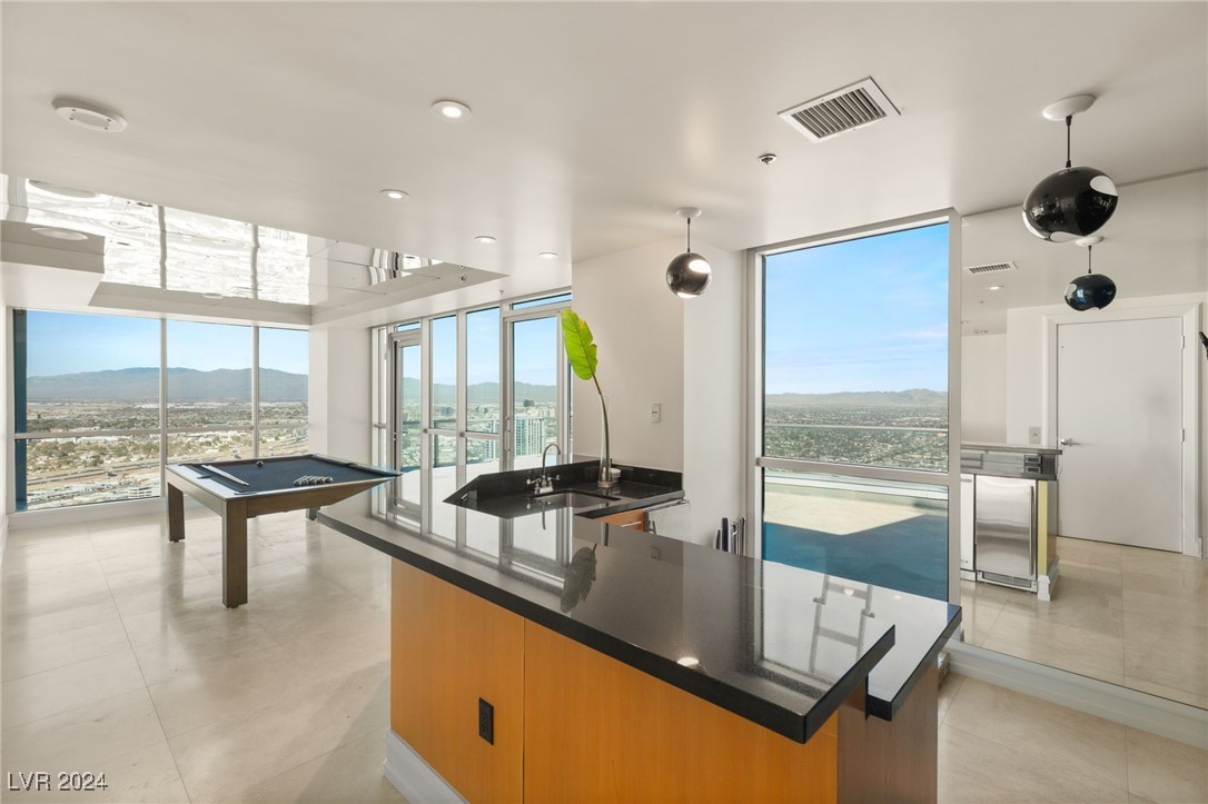 2700 Las Vegas Boulevard 4303