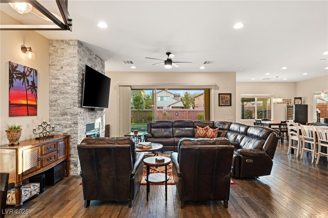 7563 Saguaro Cactus Avenue