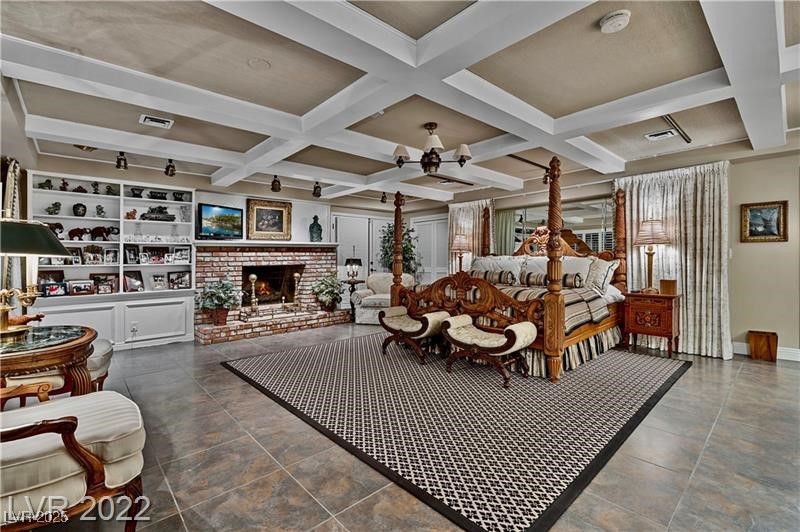 2801 Pinto Lane