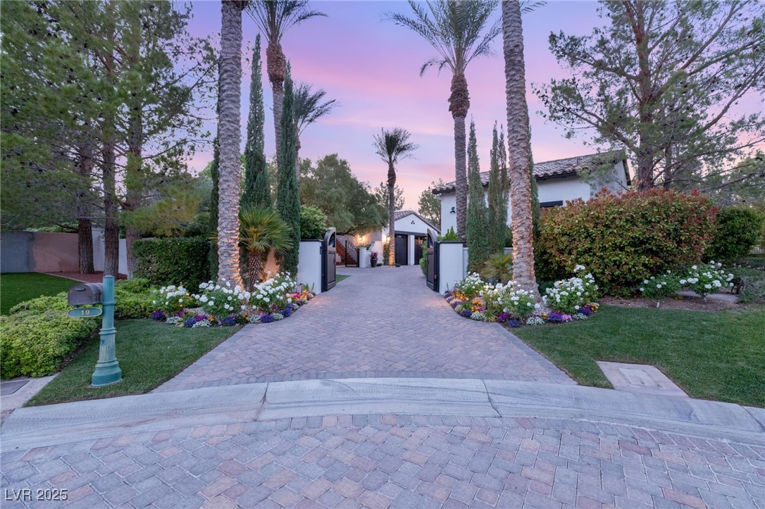 19 Quintessa Circle