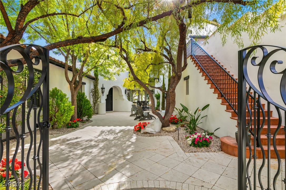 19 Quintessa Circle