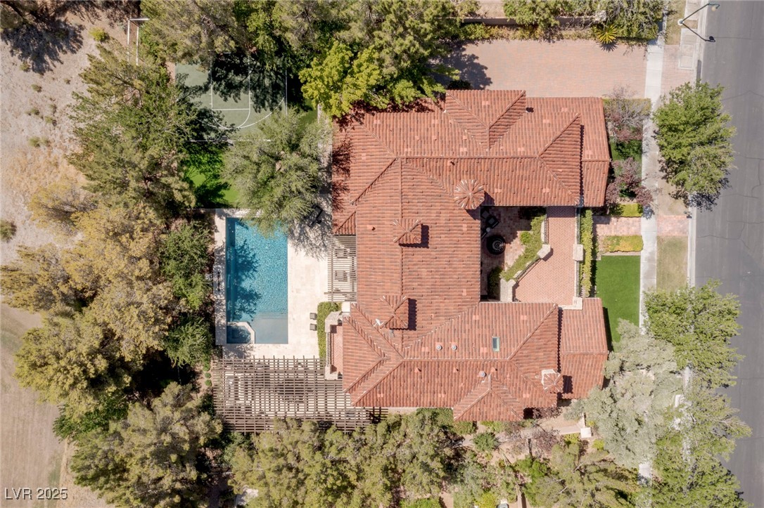 7 Vintage Canyon Street