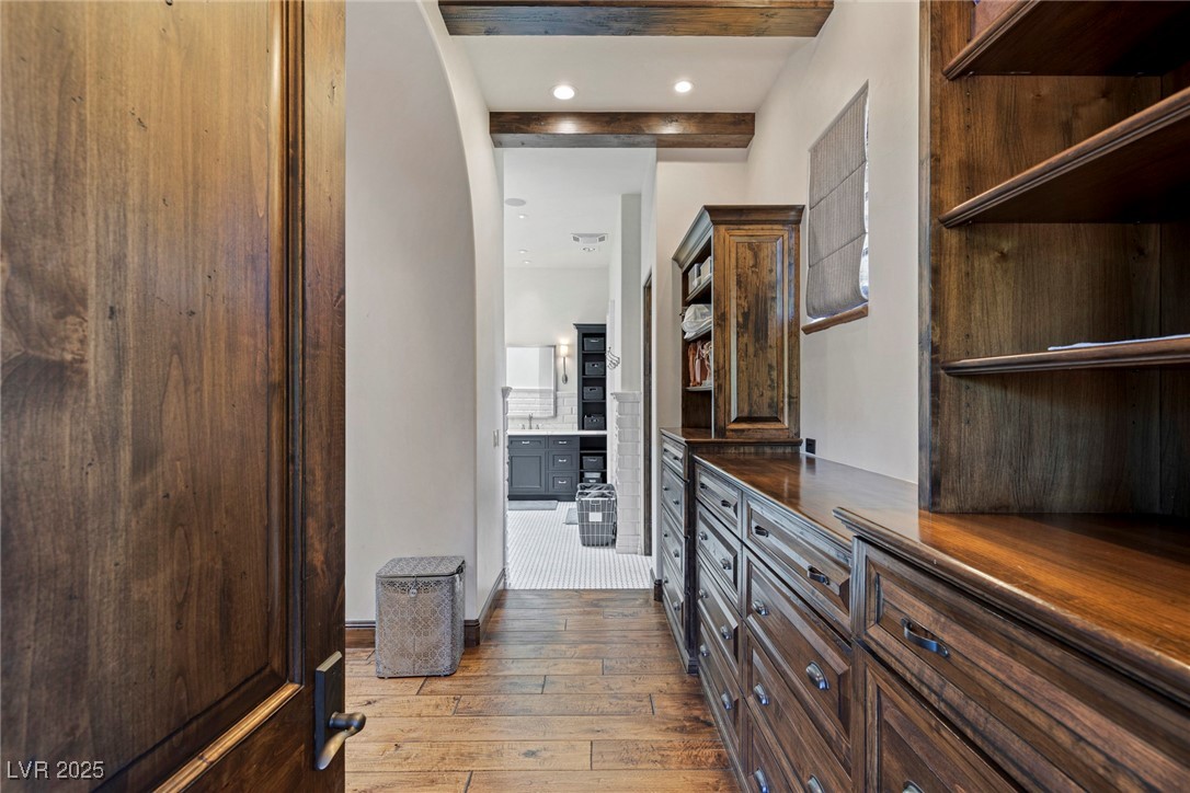 7 Vintage Canyon Street