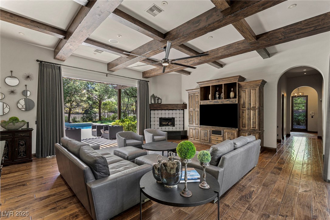 7 Vintage Canyon Street