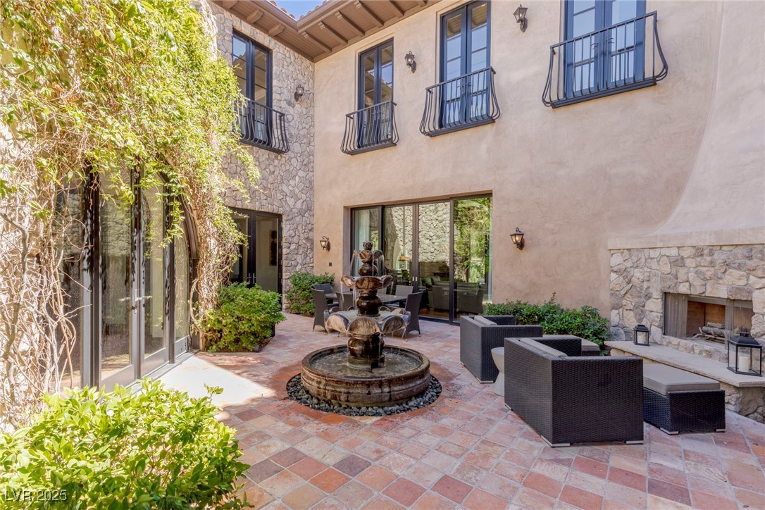7 Vintage Canyon Street