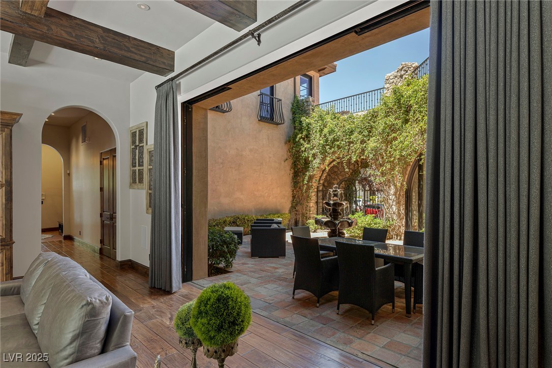7 Vintage Canyon Street