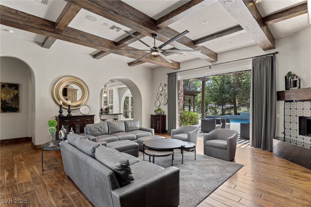 7 Vintage Canyon Street