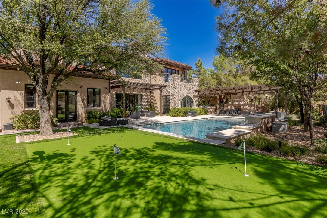 7 Vintage Canyon Street