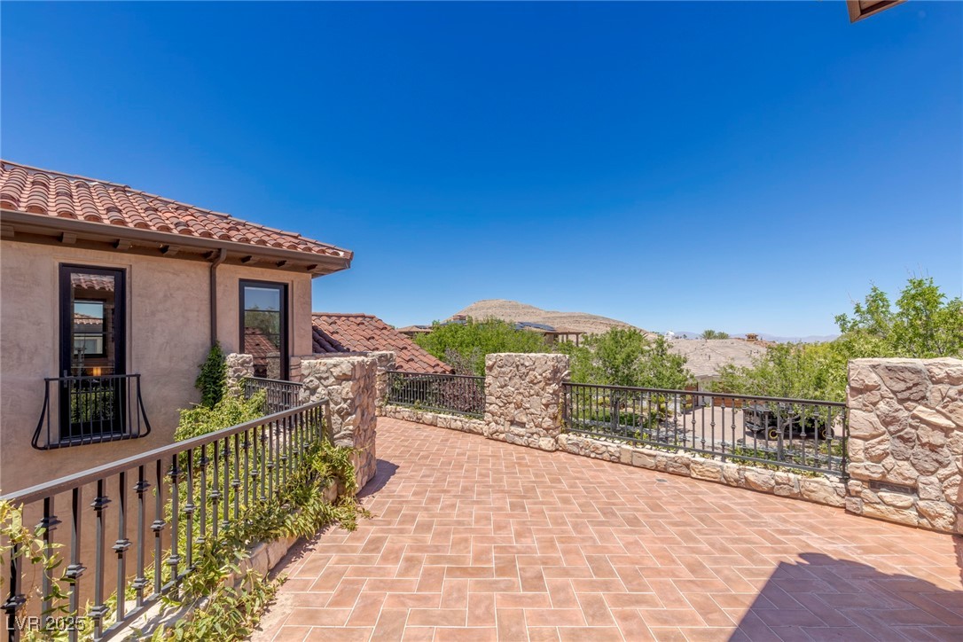 7 Vintage Canyon Street