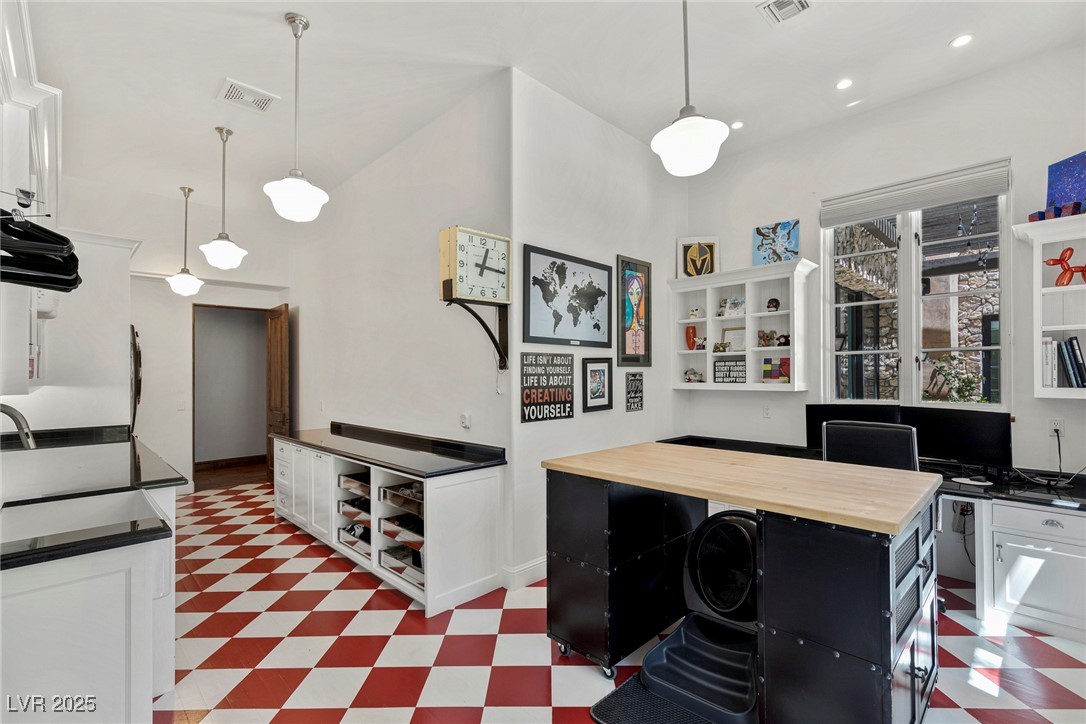 7 Vintage Canyon Street