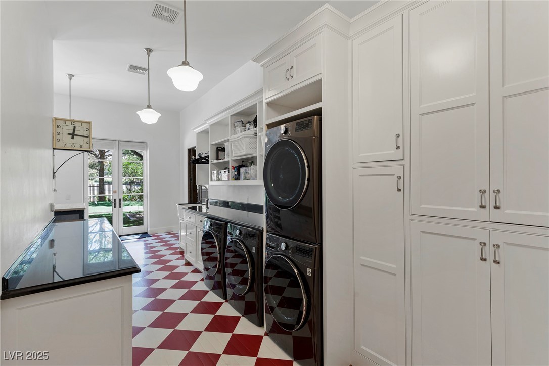 7 Vintage Canyon Street