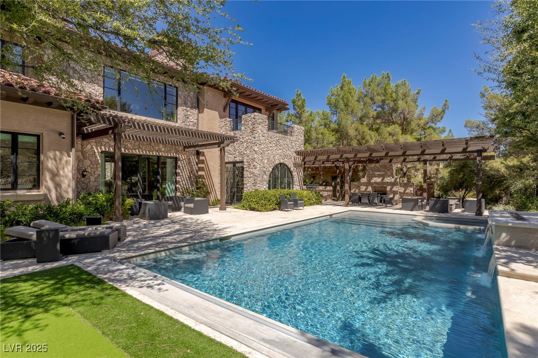 7 Vintage Canyon Street