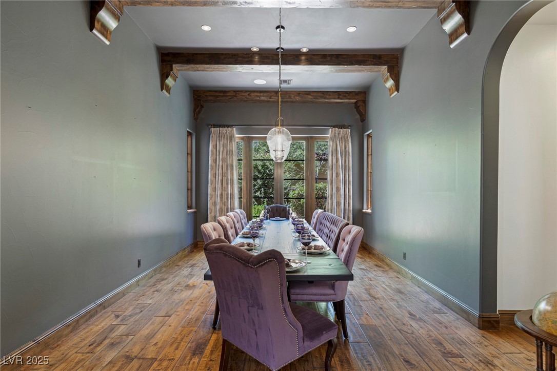 7 Vintage Canyon Street