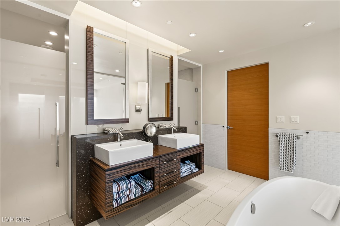 3750 Las Vegas Boulevard 3008