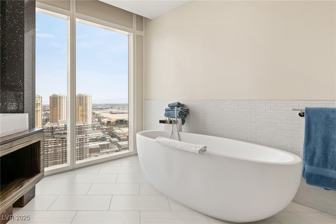 3750 Las Vegas Boulevard 3008