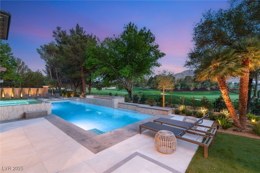 15 Vintage Canyon Street