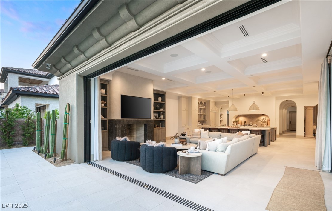 15 Vintage Canyon Street