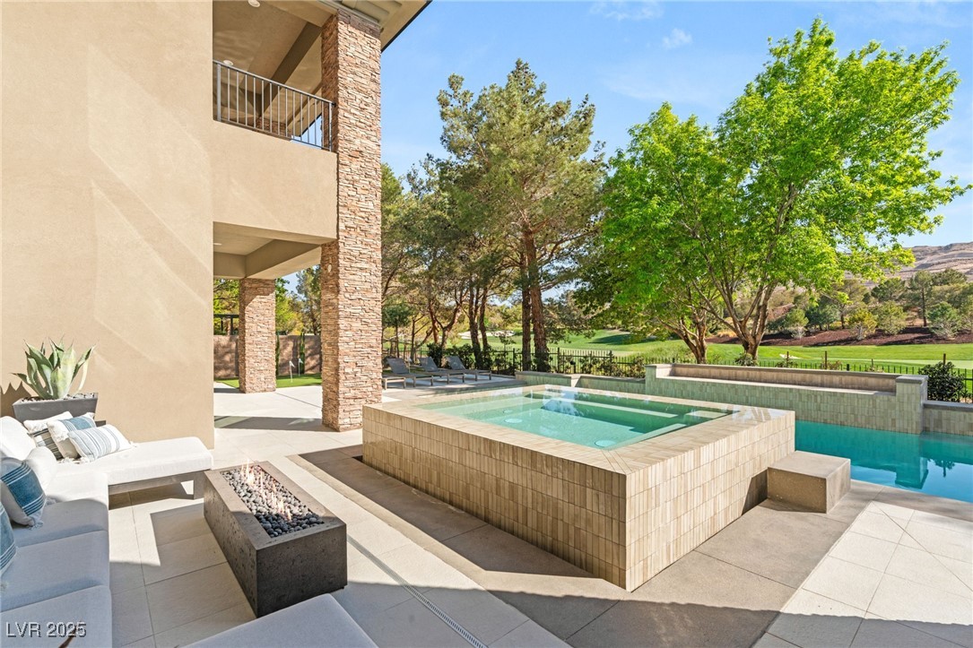 15 Vintage Canyon Street