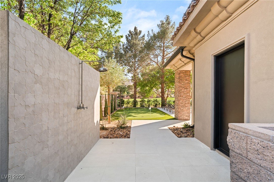 15 Vintage Canyon Street