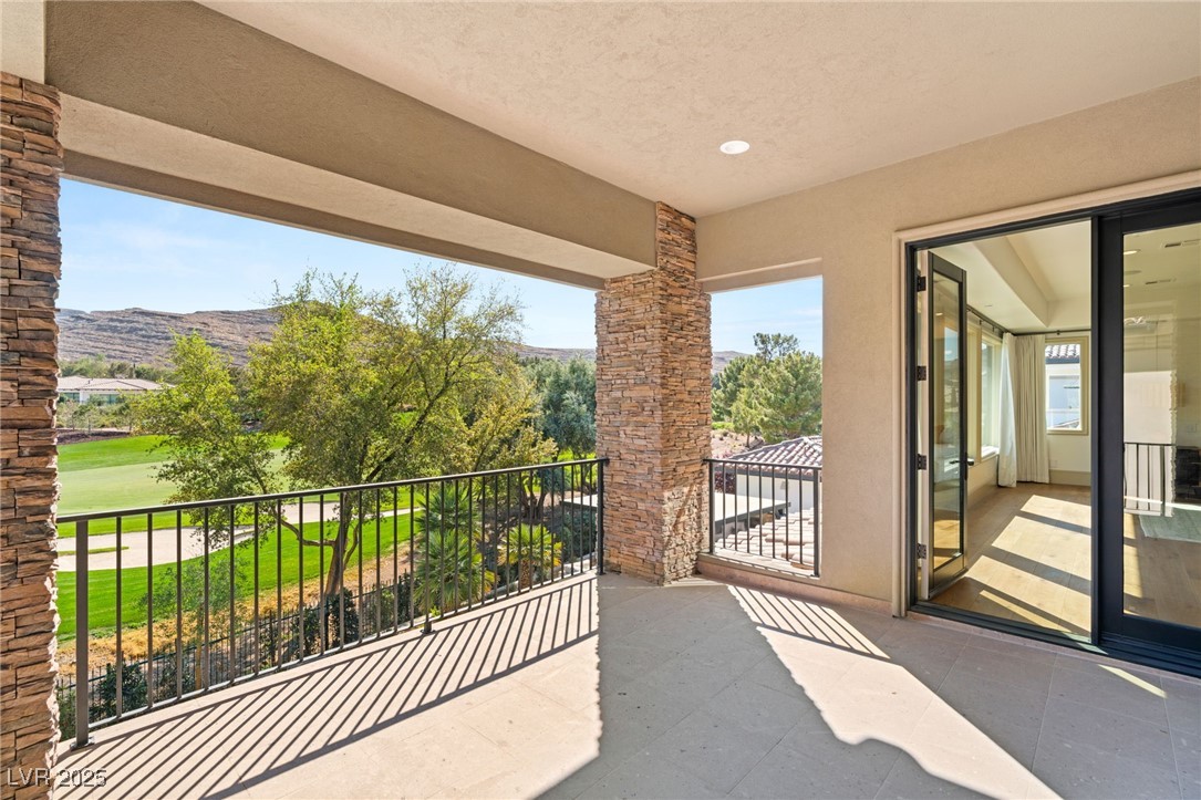 15 Vintage Canyon Street