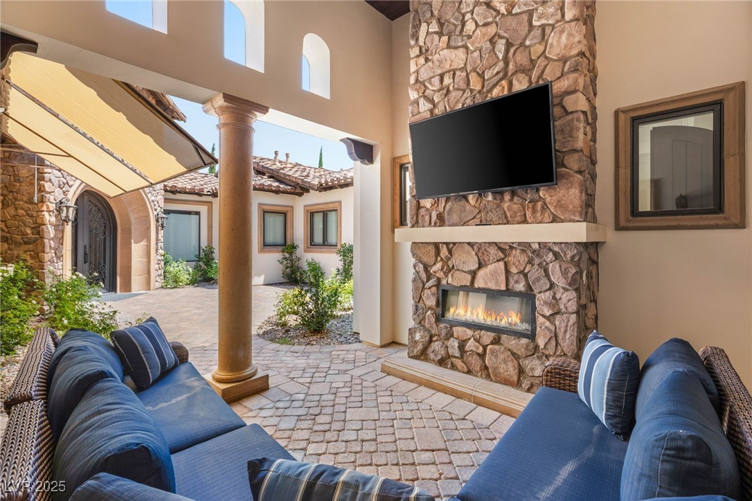 38 Pebble Dunes Court