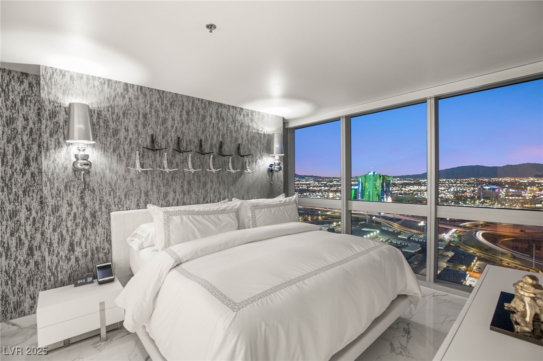4471 Dean Martin Drive 3706