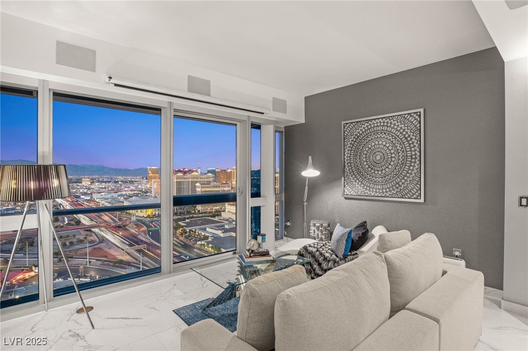 4471 Dean Martin Drive 3706
