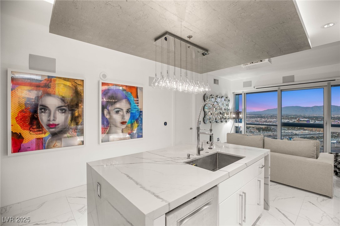4471 Dean Martin Drive 3706